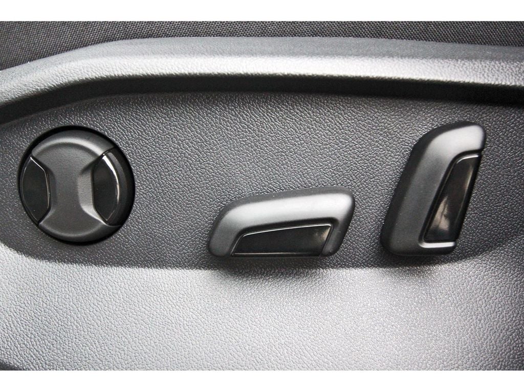 2026 Volkswagen Taos 1.5T SE Black