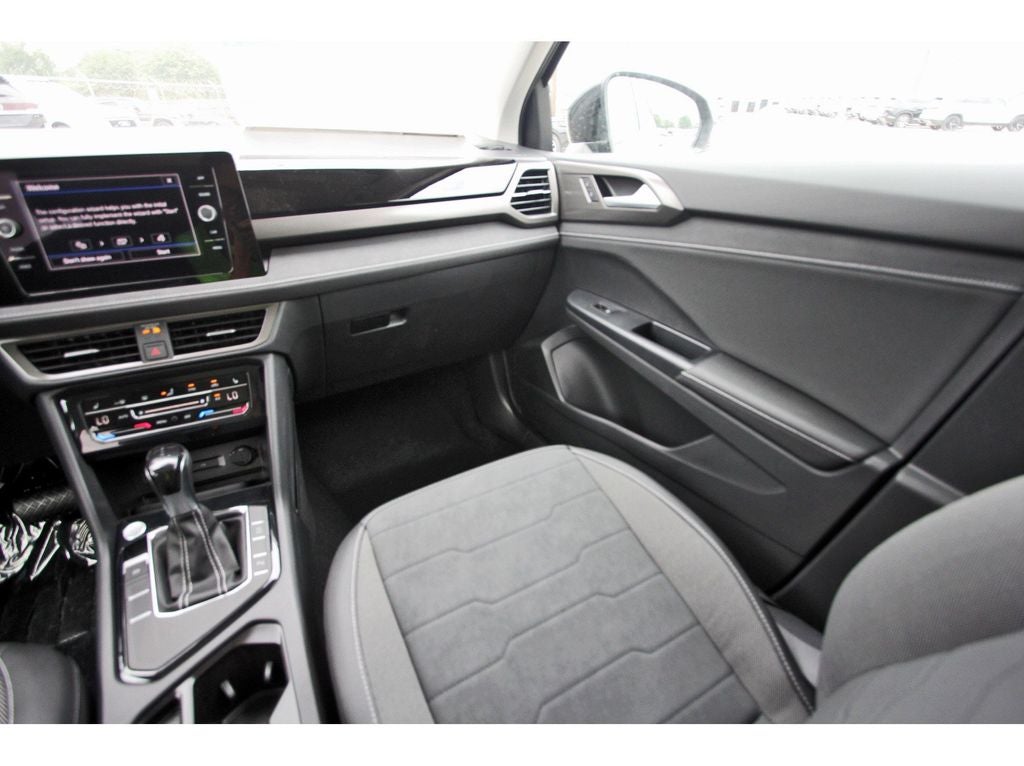 2026 Volkswagen Taos 1.5T SE Black