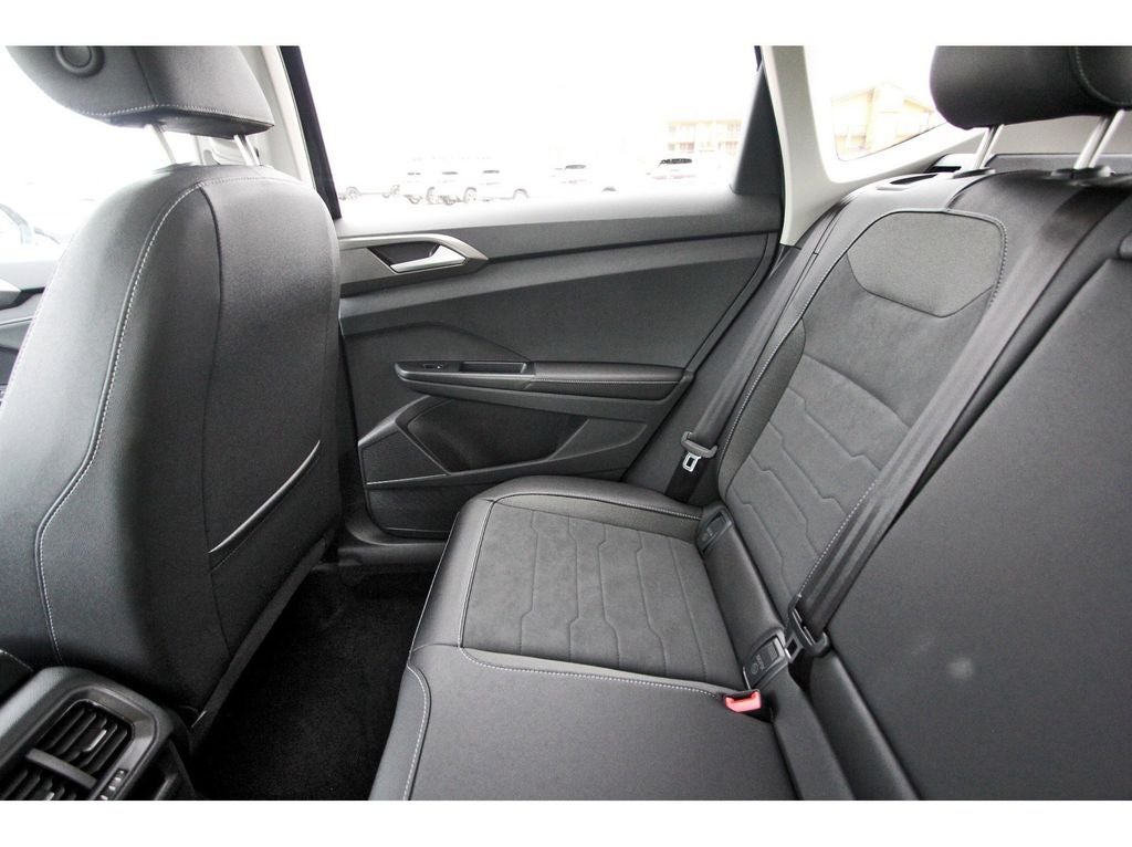 2026 Volkswagen Taos 1.5T SE Black