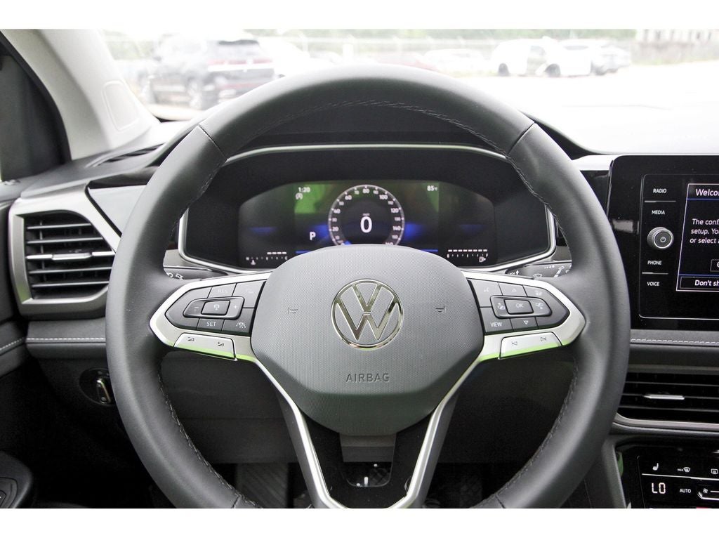 2026 Volkswagen Taos 1.5T SE Black