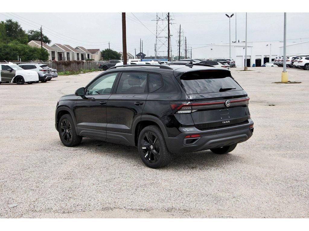 2026 Volkswagen Taos 1.5T SE Black