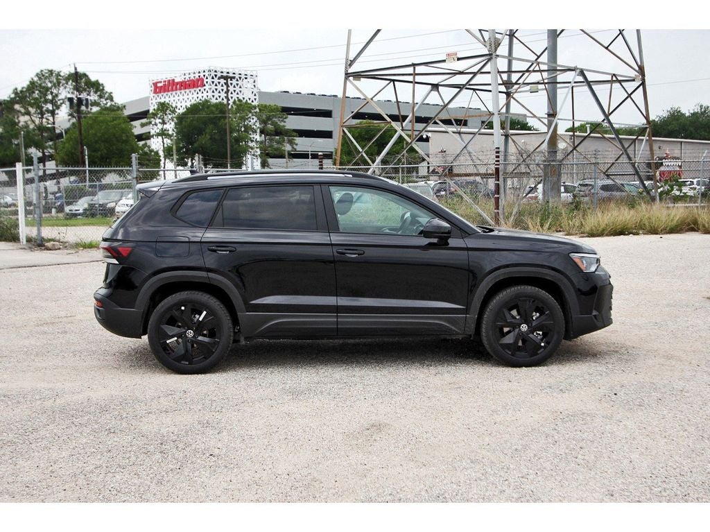 2026 Volkswagen Taos 1.5T SE Black