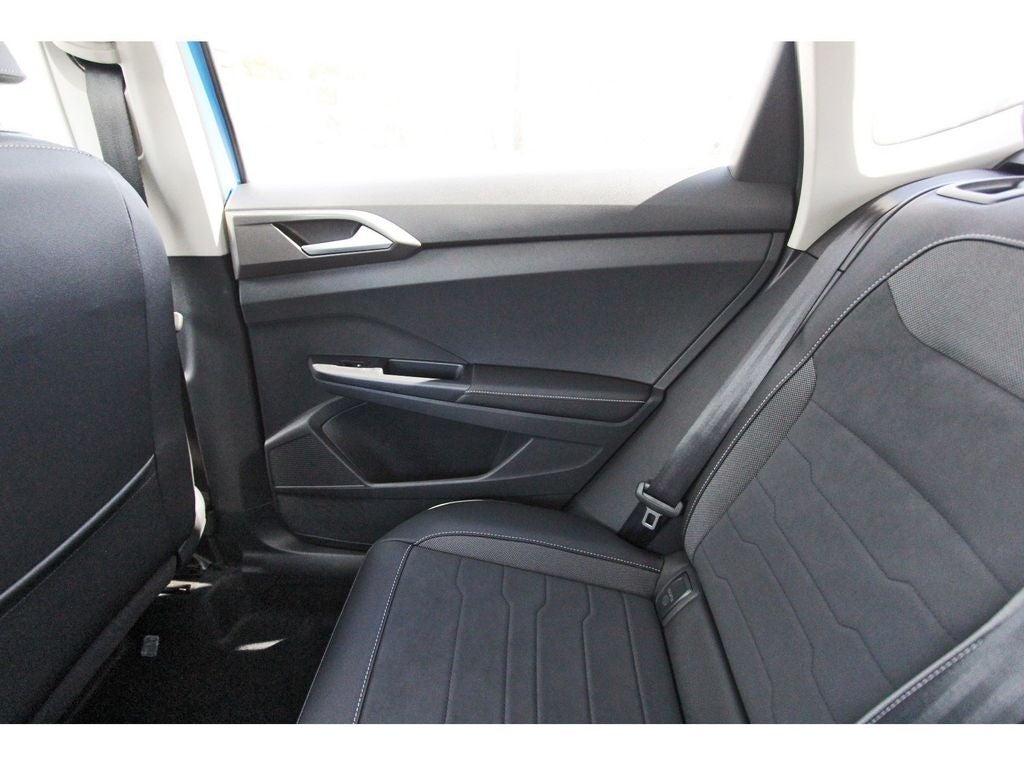 2026 Volkswagen Taos 1.5T SE Black