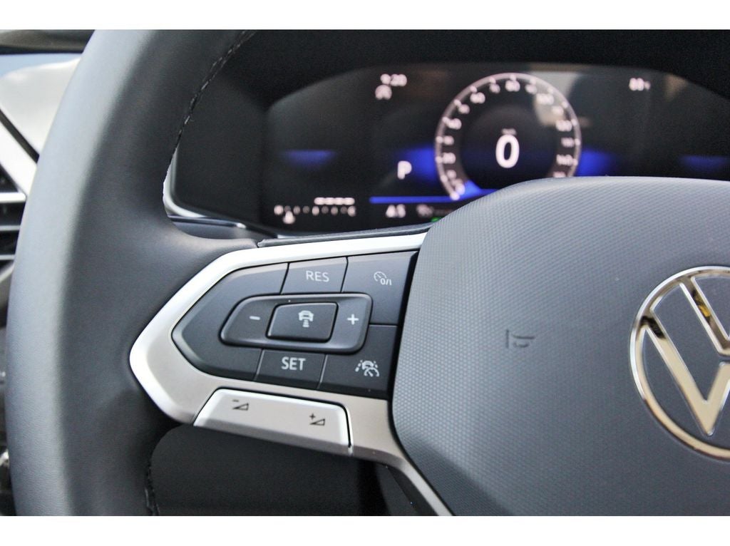 2026 Volkswagen Taos 1.5T SE Black
