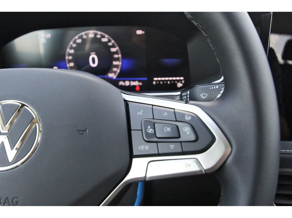 2026 Volkswagen Taos 1.5T SE Black