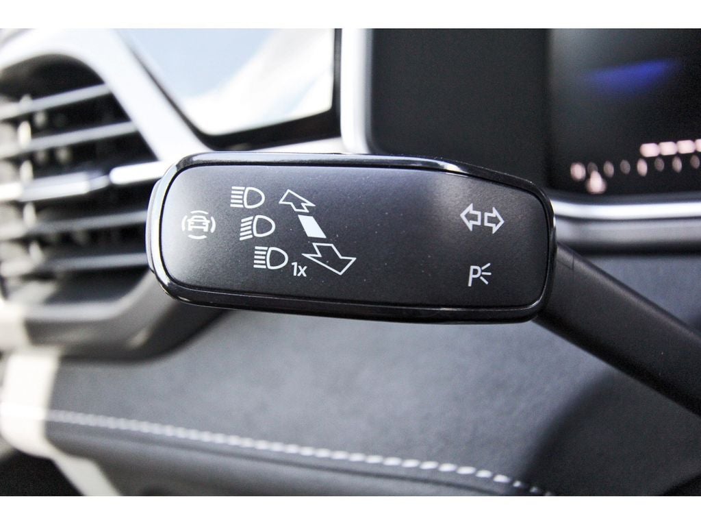 2026 Volkswagen Taos 1.5T SE Black