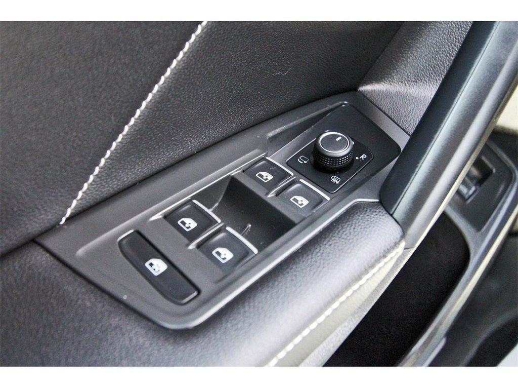 2022 Volkswagen Tiguan 2.0T SEL R-Line