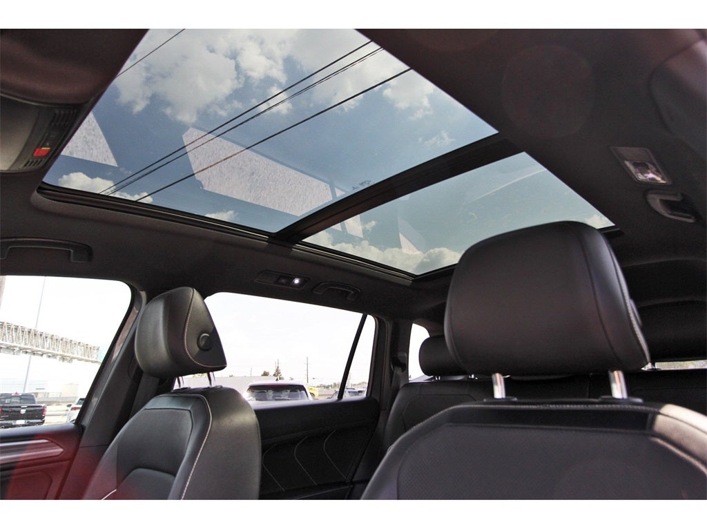 2022 Volkswagen Tiguan 2.0T SEL R-Line