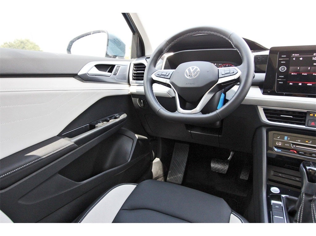 2025 Volkswagen Taos 1.5T SEL