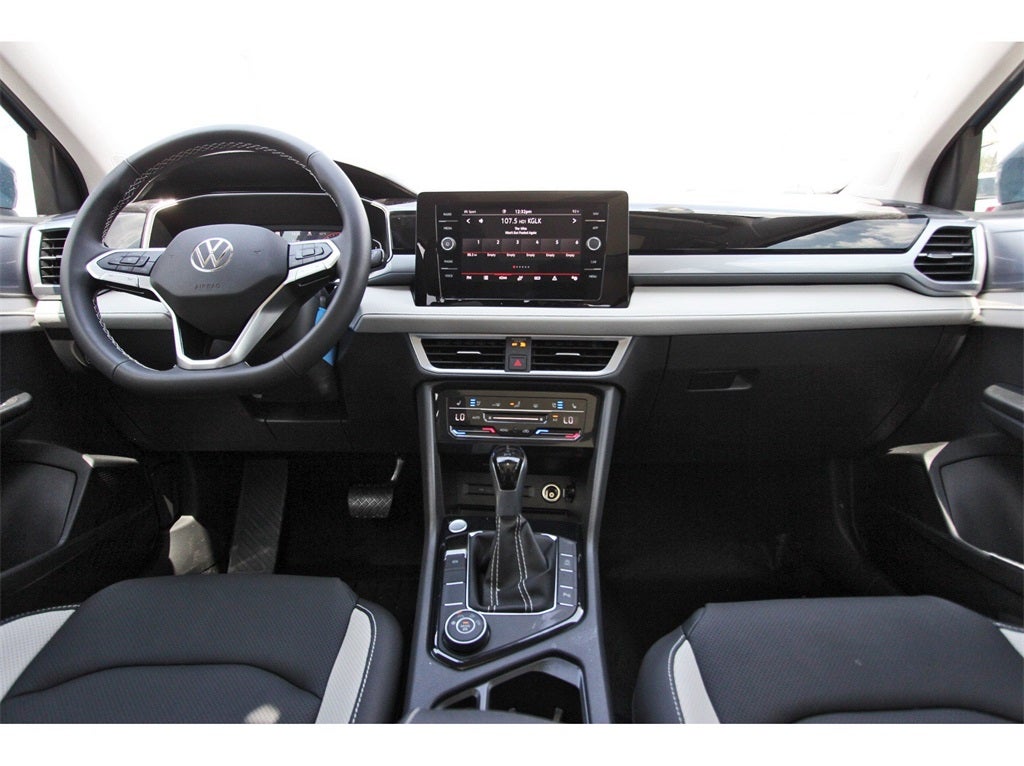 2025 Volkswagen Taos 1.5T SEL