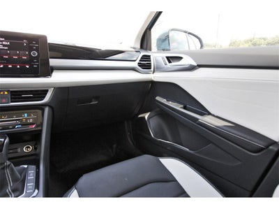 2025 Volkswagen Taos 1.5T SEL