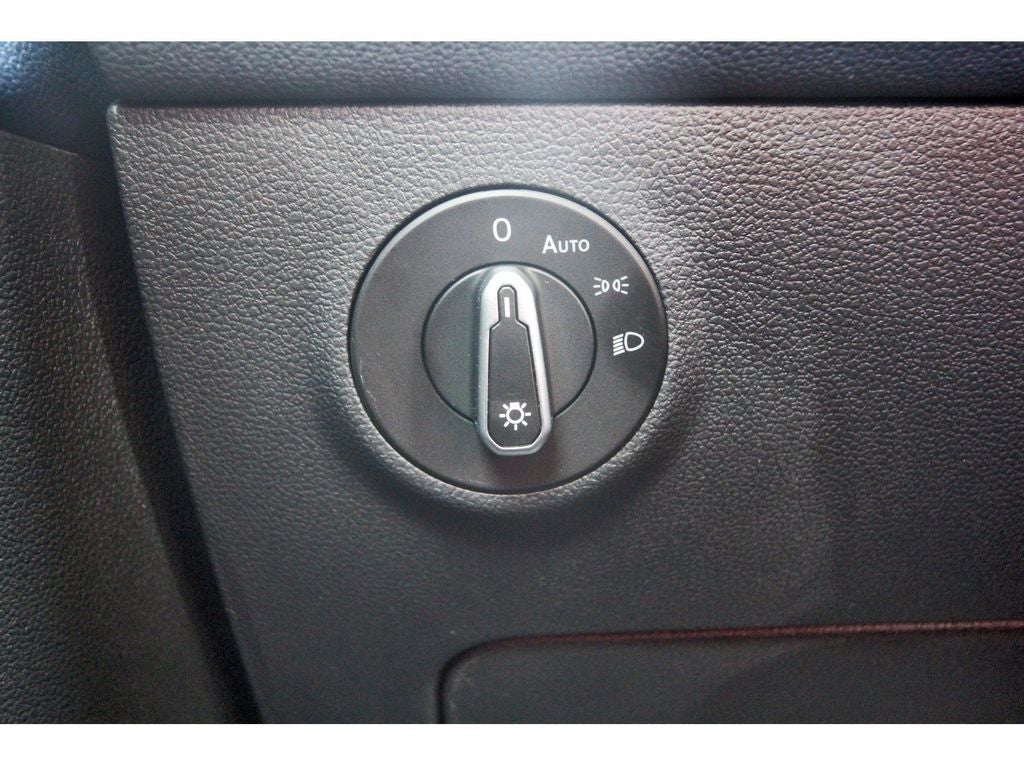 2026 Volkswagen Taos 1.5T SEL