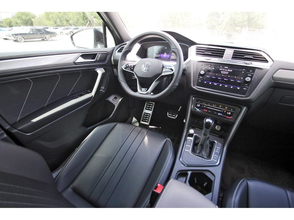 2024 Volkswagen Tiguan 2.0T SE R-Line Black