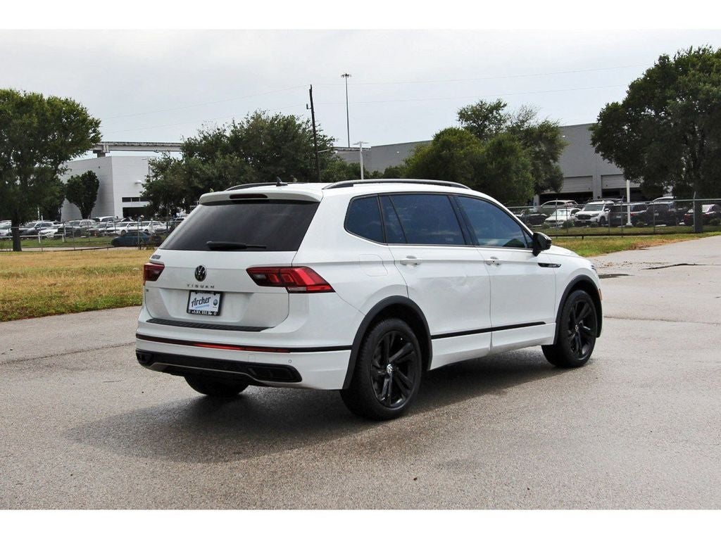 2024 Volkswagen Tiguan 2.0T SE R-Line Black