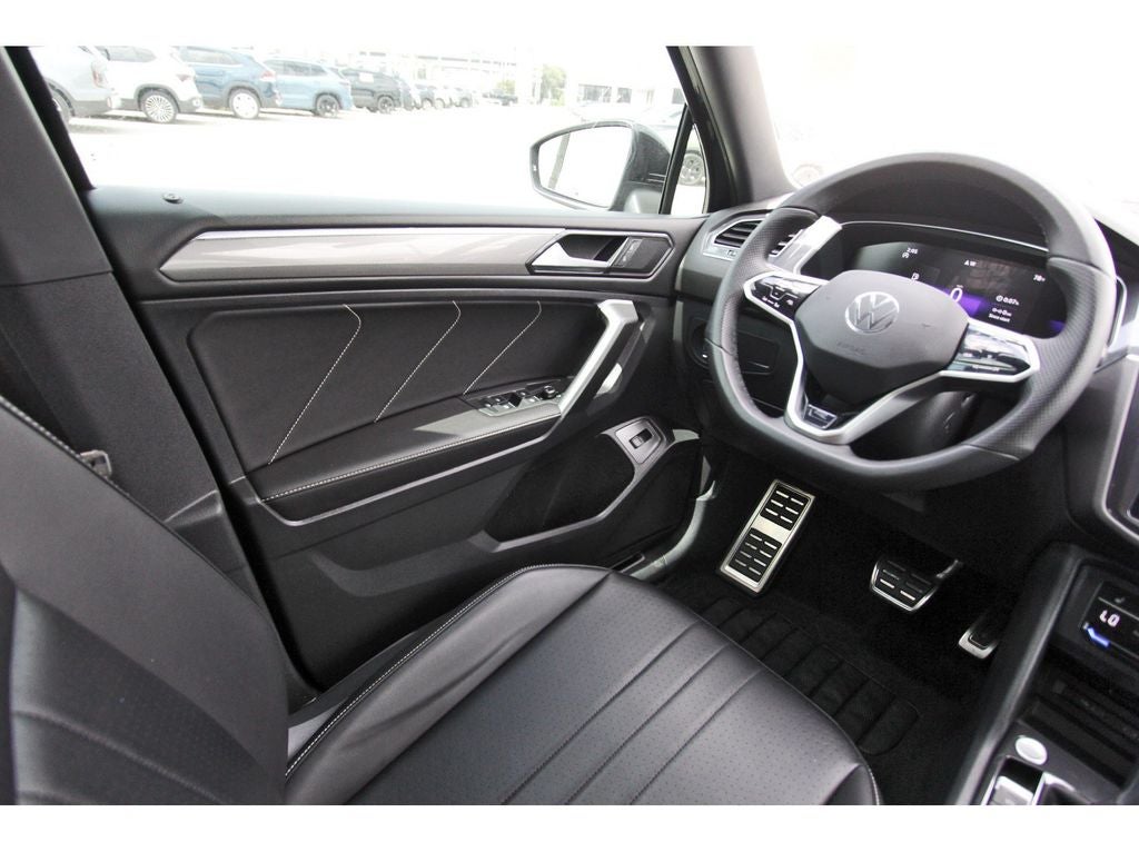 2024 Volkswagen Tiguan 2.0T SE R-Line Black