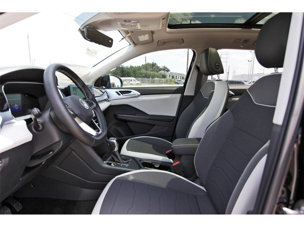 2025 Volkswagen Taos 1.5T SE