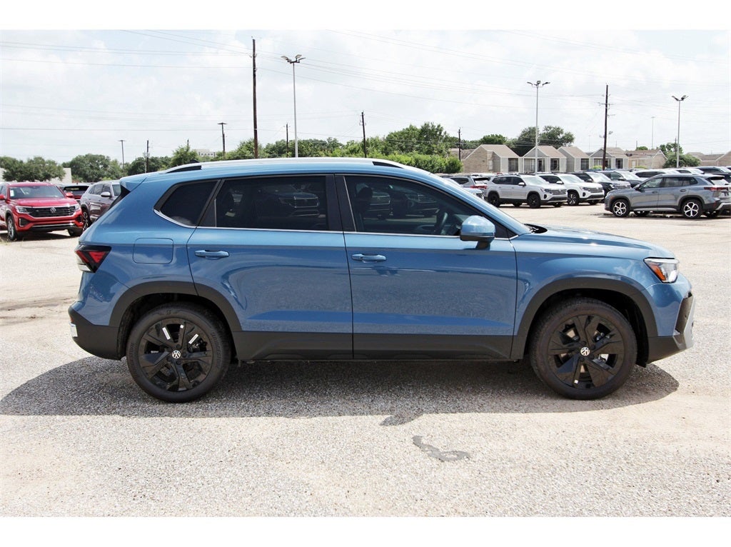 2025 Volkswagen Taos 1.5T SE