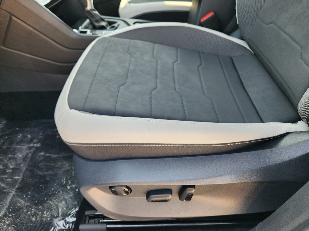 2027 Volkswagen Taos 1.5T SE