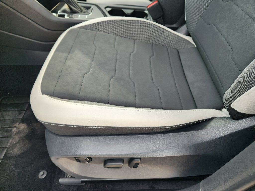 2027 Volkswagen Taos 1.5T SE