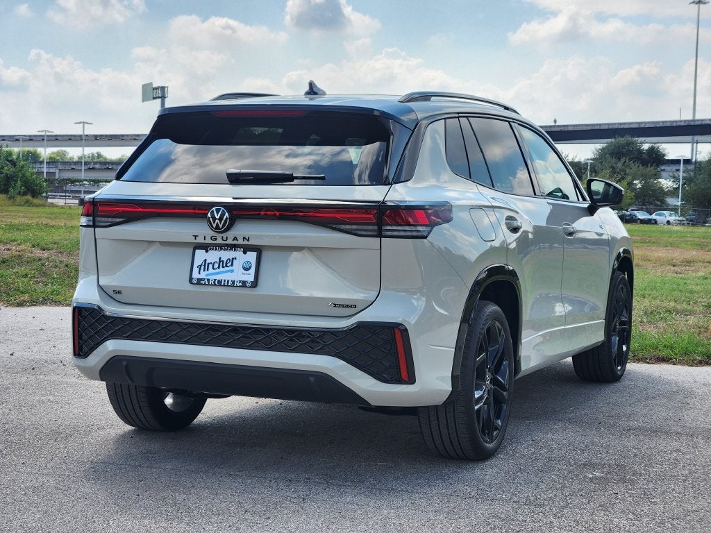2026 Volkswagen Tiguan SE R-Line Black