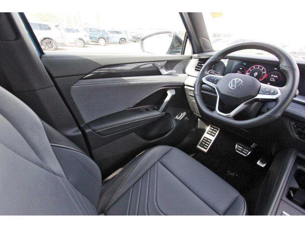 2025 Volkswagen Tiguan 2.0T SE R-Line Black