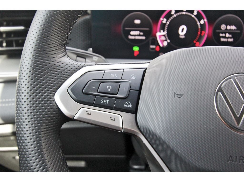 2025 Volkswagen Tiguan 2.0T SE R-Line Black