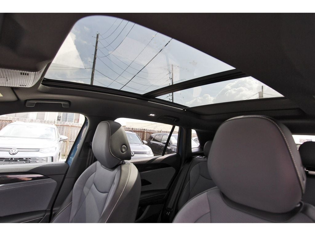 2025 Volkswagen Tiguan 2.0T SE R-Line Black