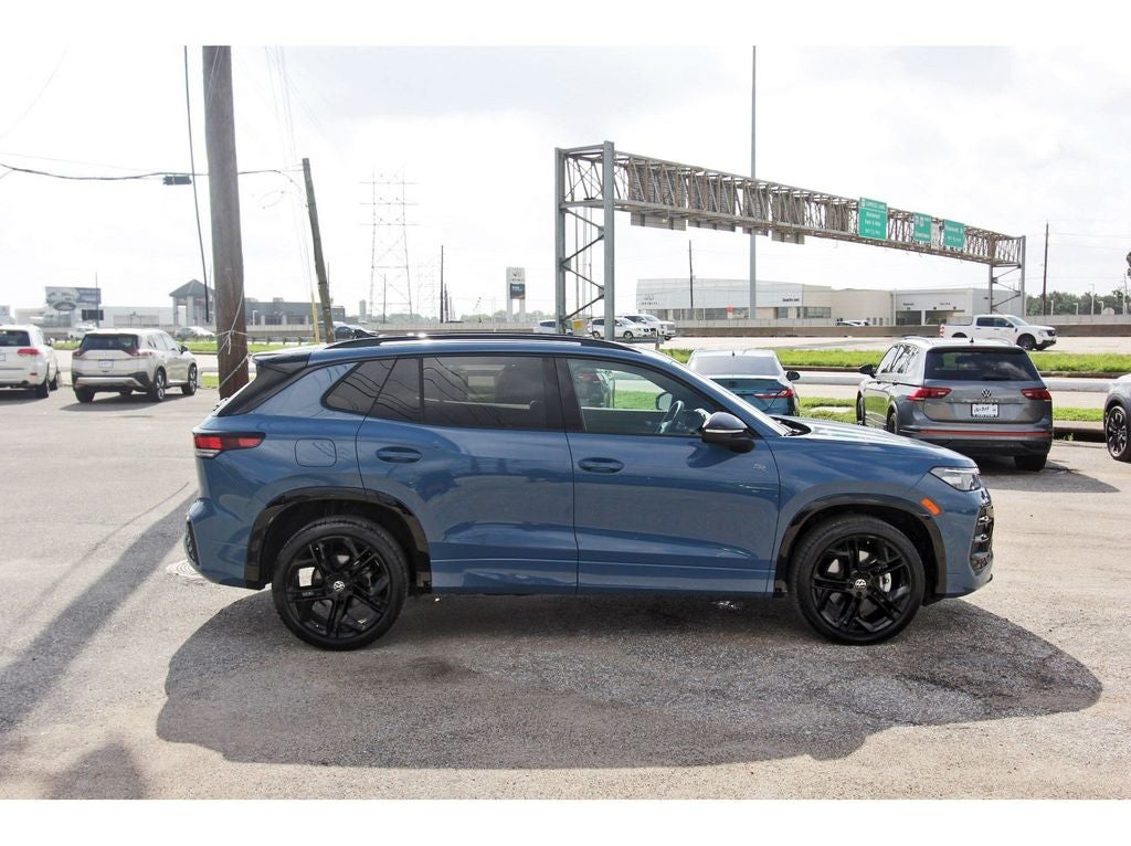 2025 Volkswagen Tiguan 2.0T SE R-Line Black