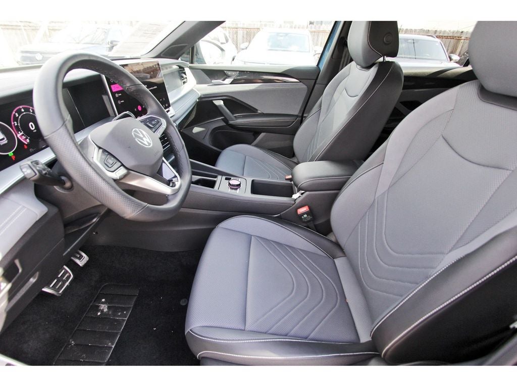 2025 Volkswagen Tiguan 2.0T SE R-Line Black