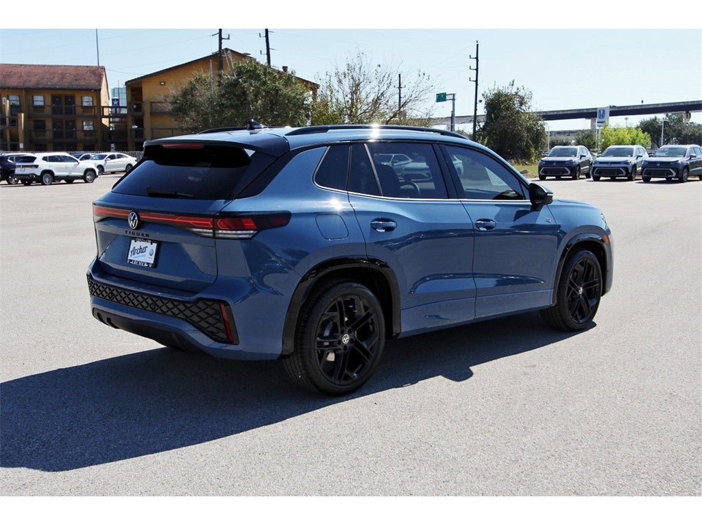 2026 Volkswagen Tiguan 2.0T SE R-Line Black