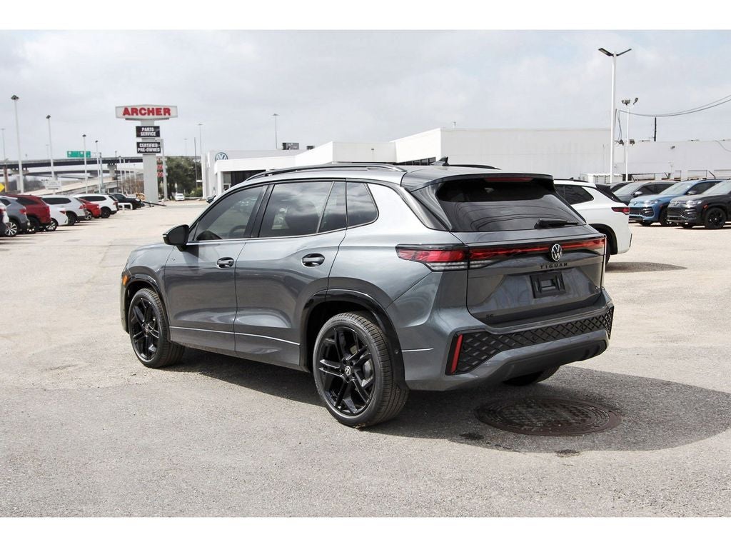 2026 Volkswagen Tiguan 2.0T SE R-Line Black