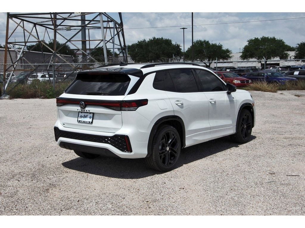 2026 Volkswagen Tiguan 2.0T SE R-Line Black