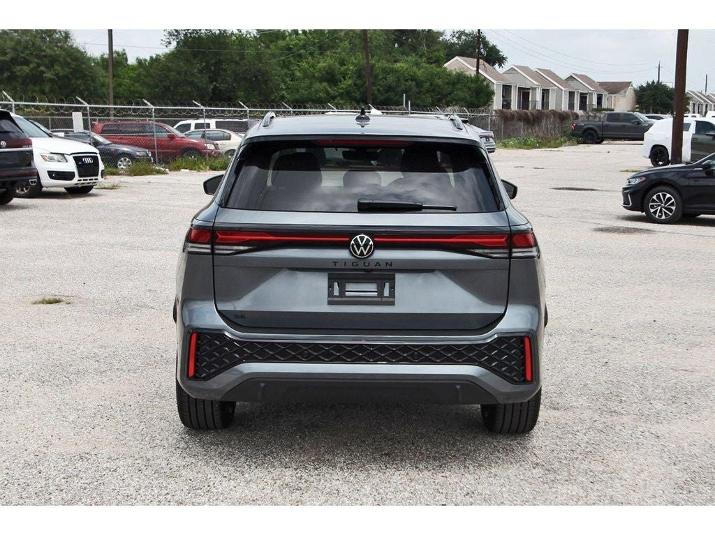 2026 Volkswagen Tiguan 2.0T SE R-Line Black