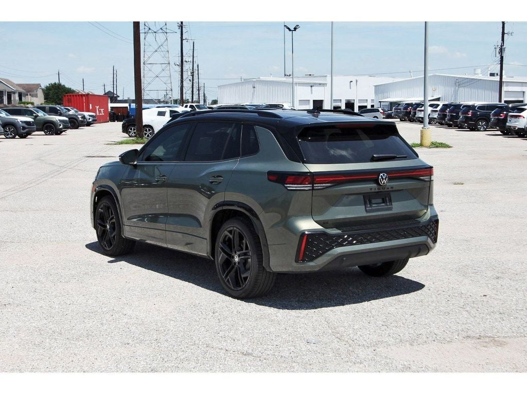 2026 Volkswagen Tiguan 2.0T SE R-Line Black