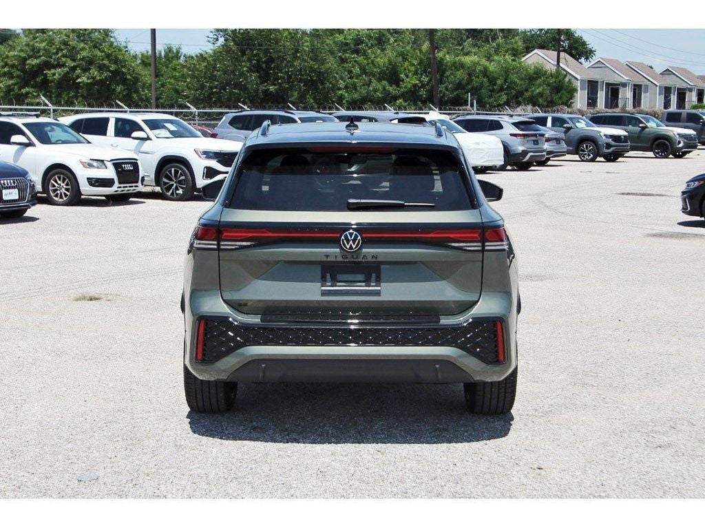 2026 Volkswagen Tiguan 2.0T SE R-Line Black