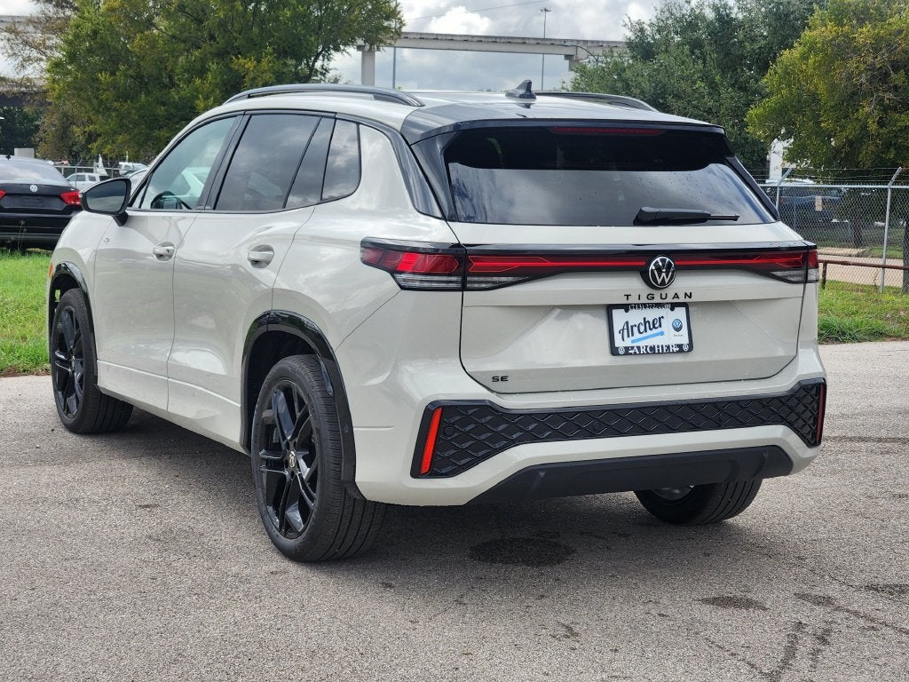 2026 Volkswagen Tiguan SE R-Line Black