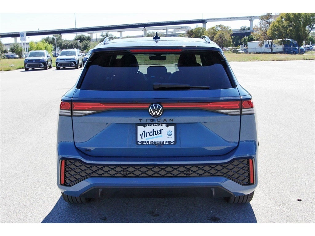 2026 Volkswagen Tiguan 2.0T SE R-Line Black