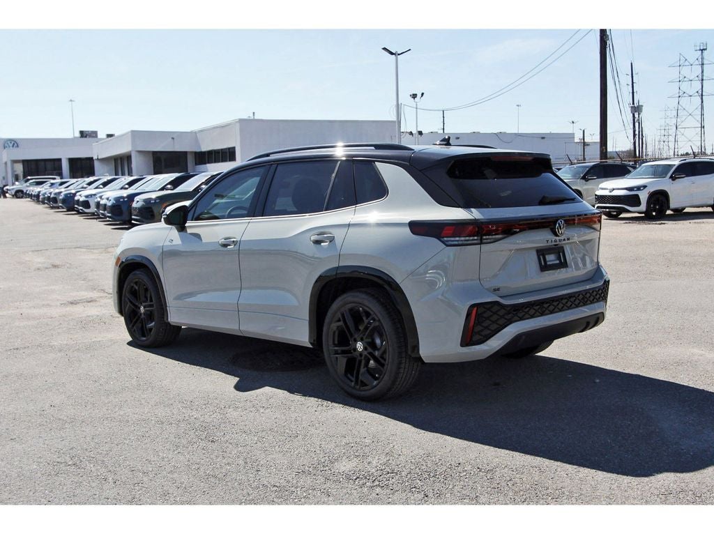 2026 Volkswagen Tiguan 2.0T SE R-Line Black