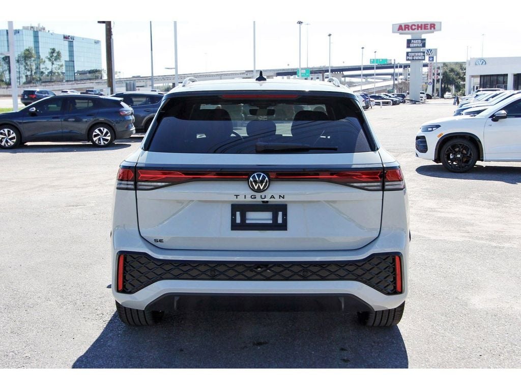 2026 Volkswagen Tiguan 2.0T SE R-Line Black