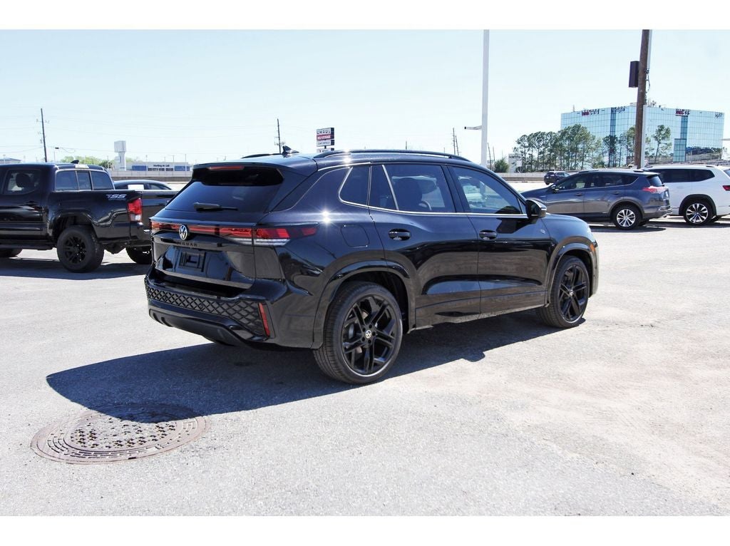 2026 Volkswagen Tiguan 2.0T SE R-Line Black