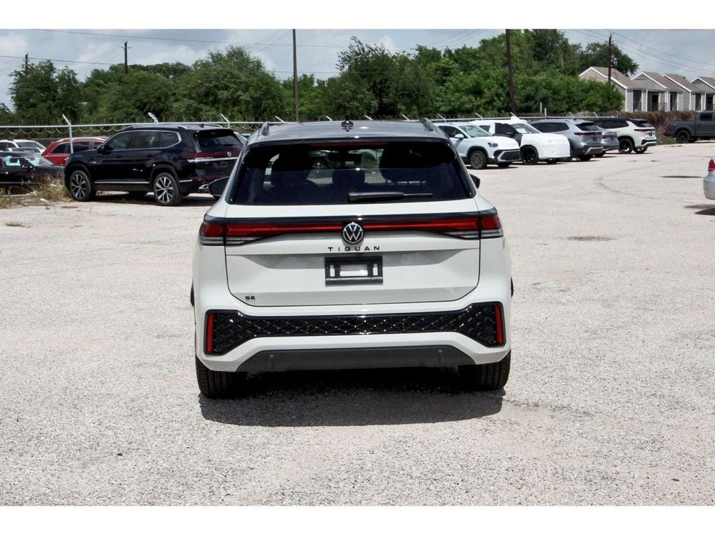 2026 Volkswagen Tiguan 2.0T SE R-Line Black