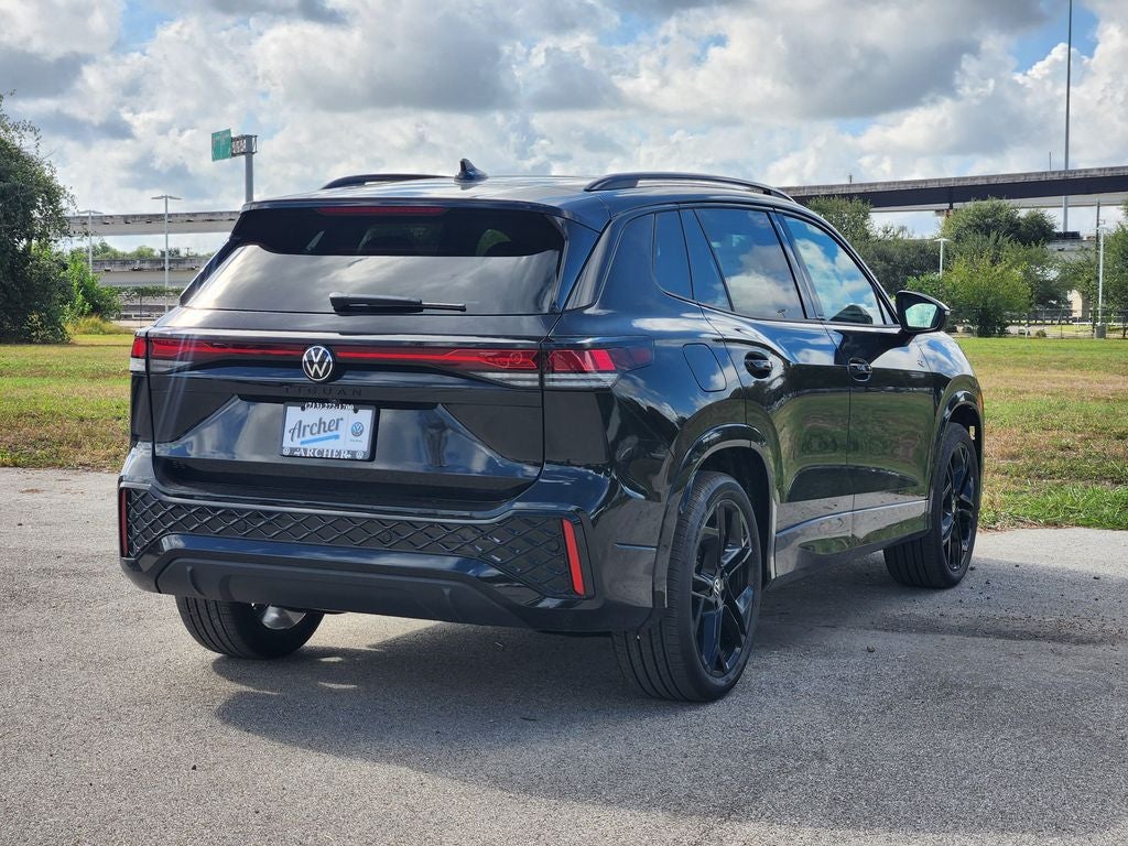 2026 Volkswagen Tiguan 2.0T SE R-Line Black