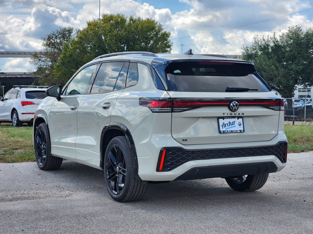 2026 Volkswagen Tiguan SE R-Line Black