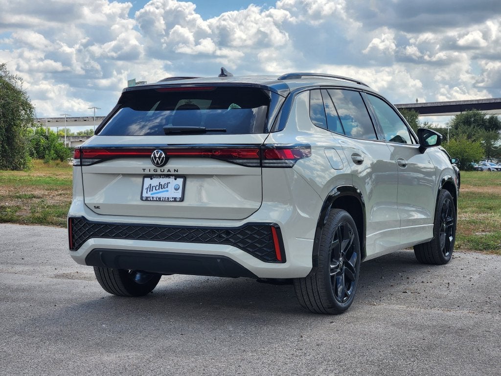 2026 Volkswagen Tiguan SE R-Line Black