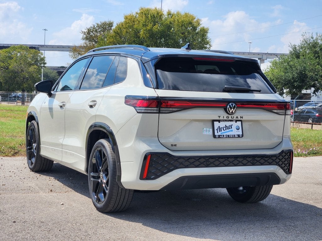 2026 Volkswagen Tiguan SE R-Line Black