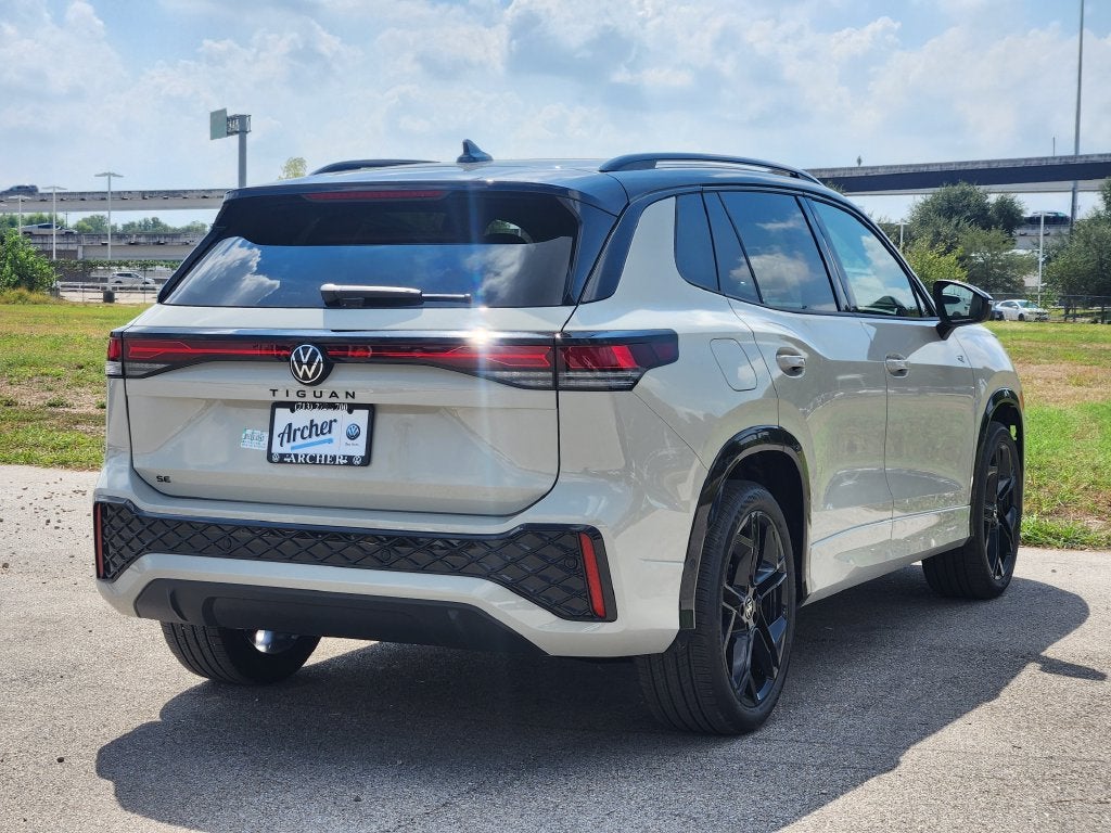 2026 Volkswagen Tiguan SE R-Line Black