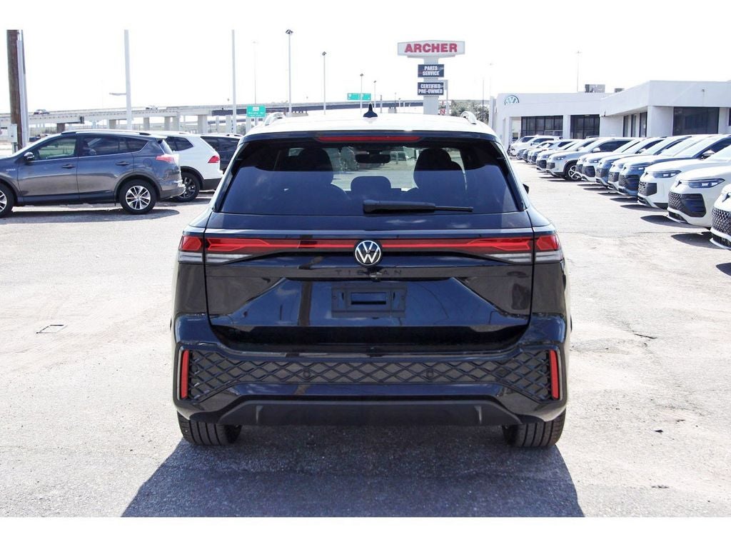 2026 Volkswagen Tiguan 2.0T SE R-Line Black