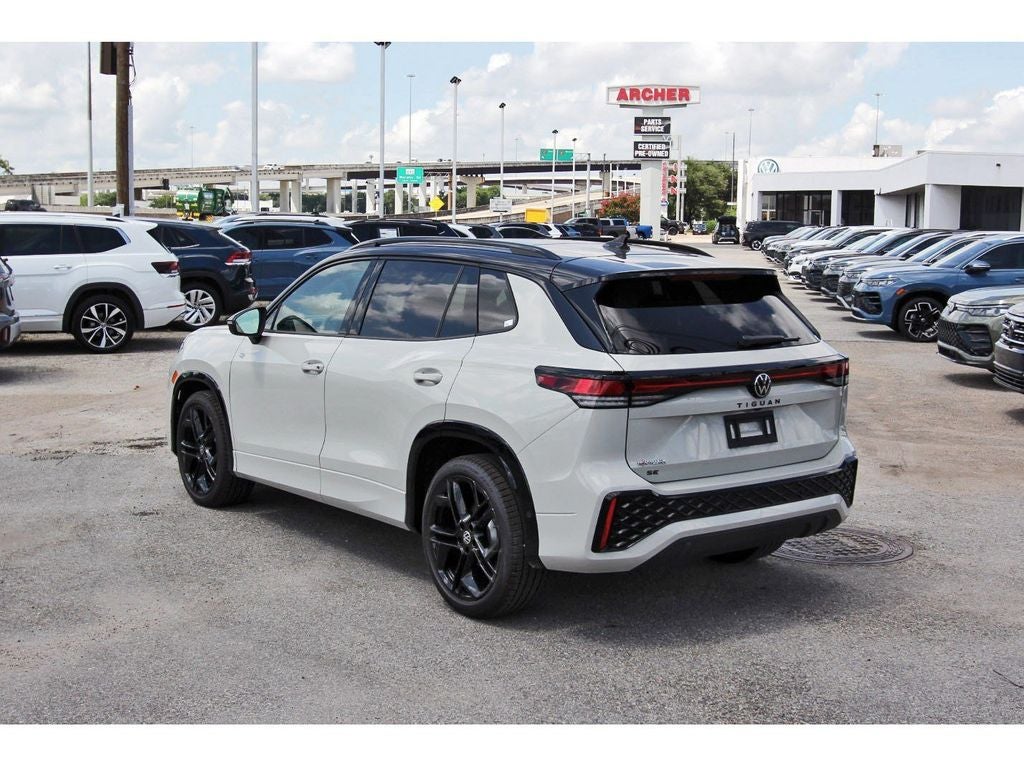 2026 Volkswagen Tiguan 2.0T SE R-Line Black