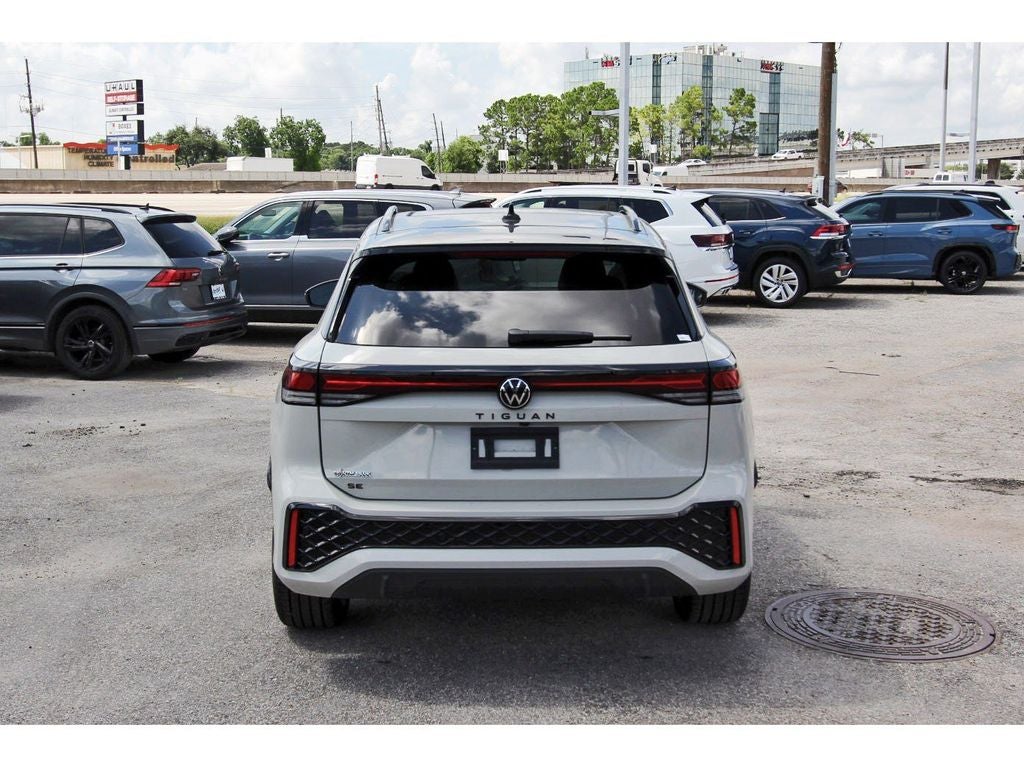 2026 Volkswagen Tiguan 2.0T SE R-Line Black