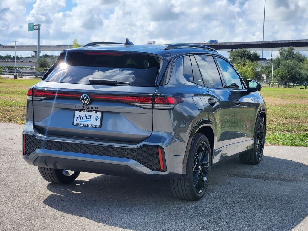2026 Volkswagen Tiguan 2.0T SE R-Line Black